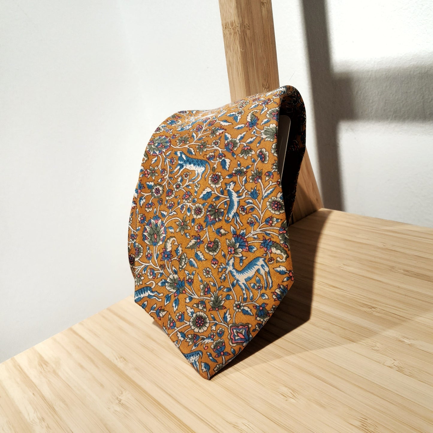 Cravatta animali Yves Saint Laurent