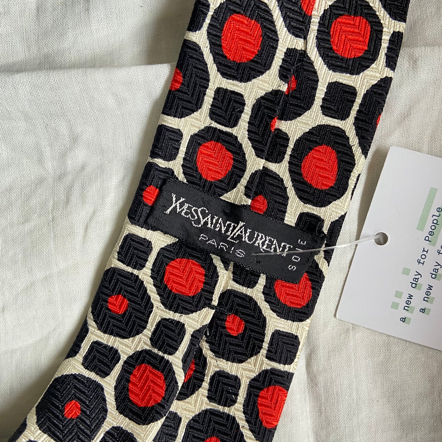 Cravatta optical rosso Yves Saint Laurent