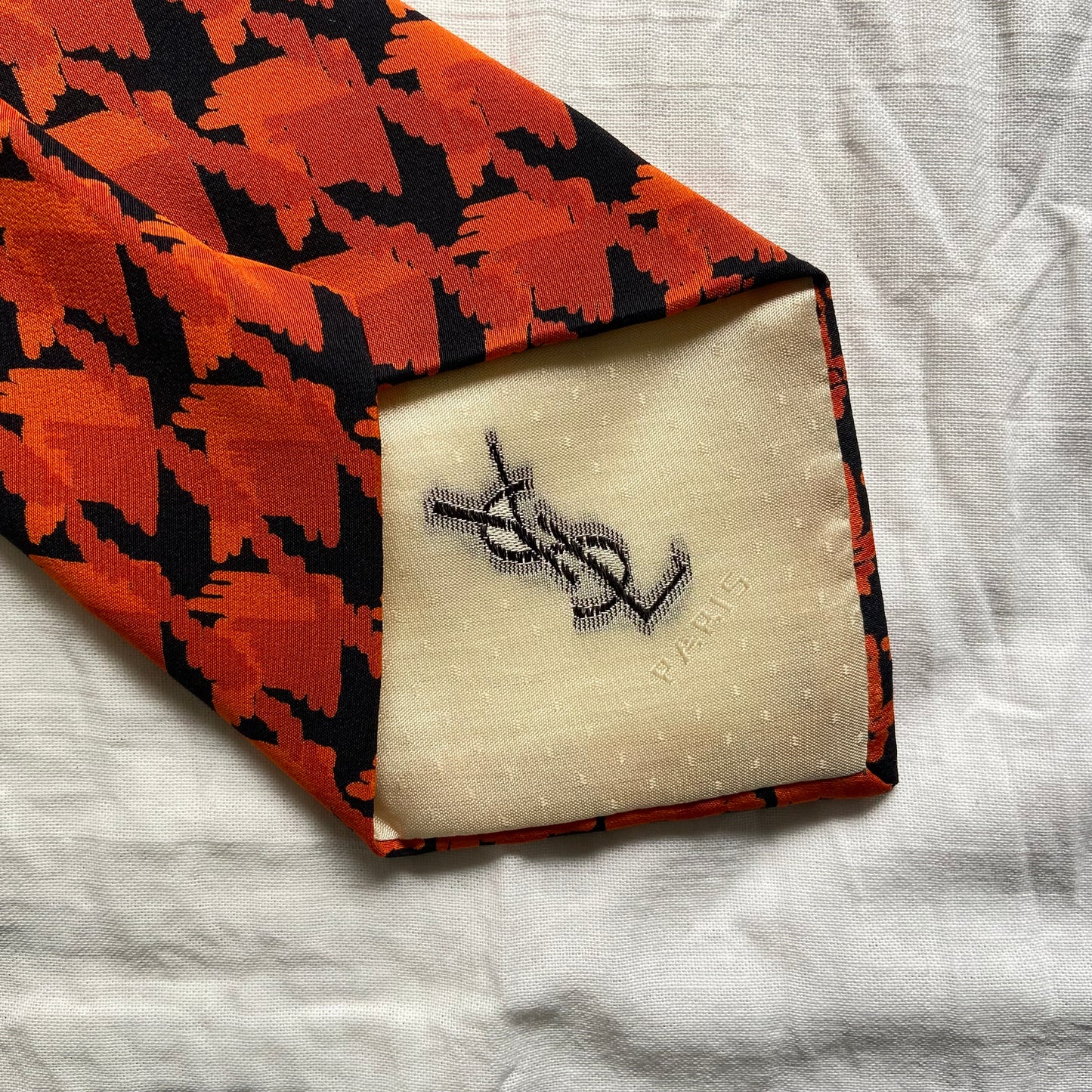 Cravatta arancione Yves Saint Laurent